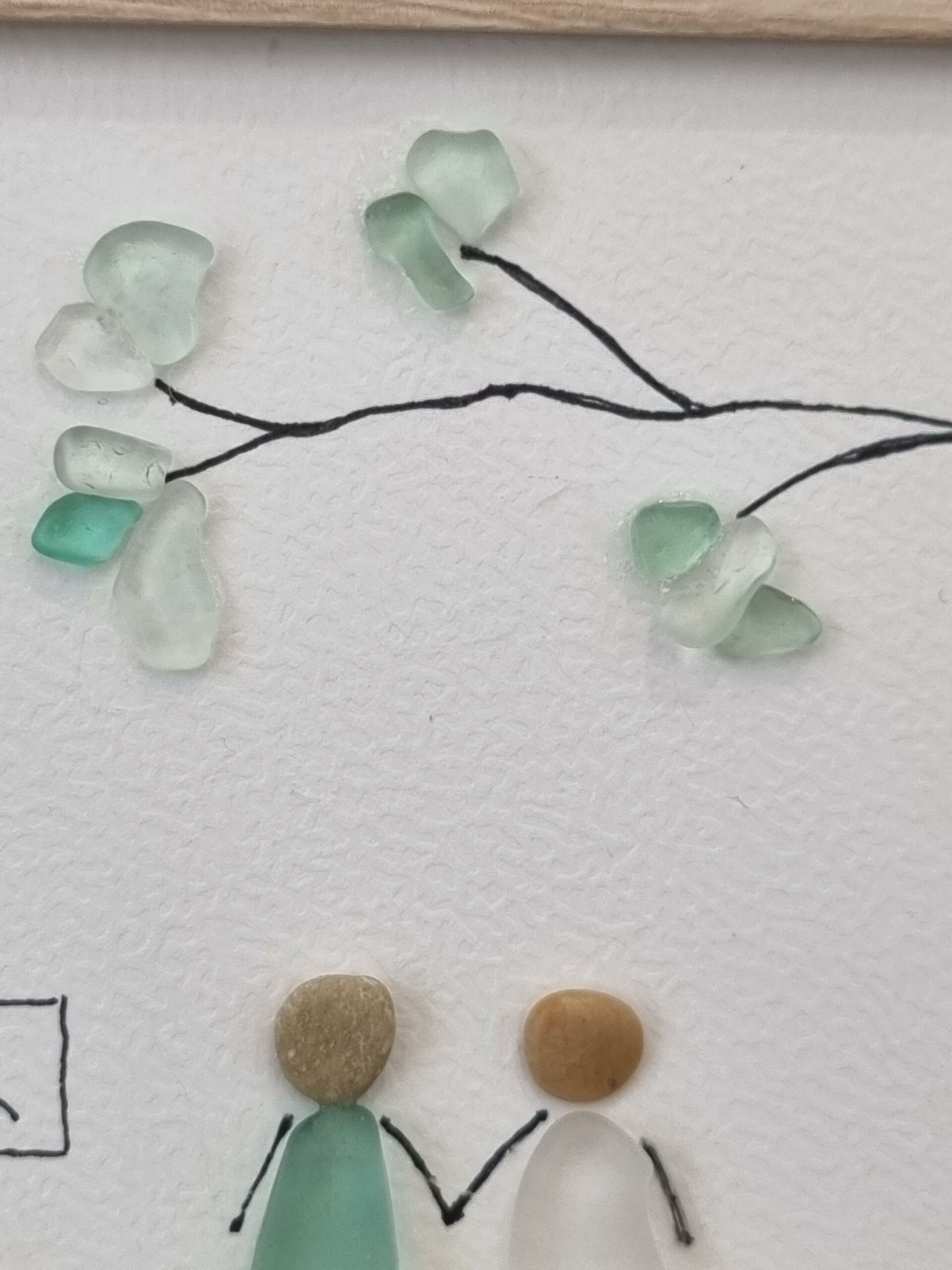 Cadre personnalisé en verre poli et bois flotté – Cadeau couple personnalisé – Décoration romantique artisanale – Tableau galets et seaglass - Image 3