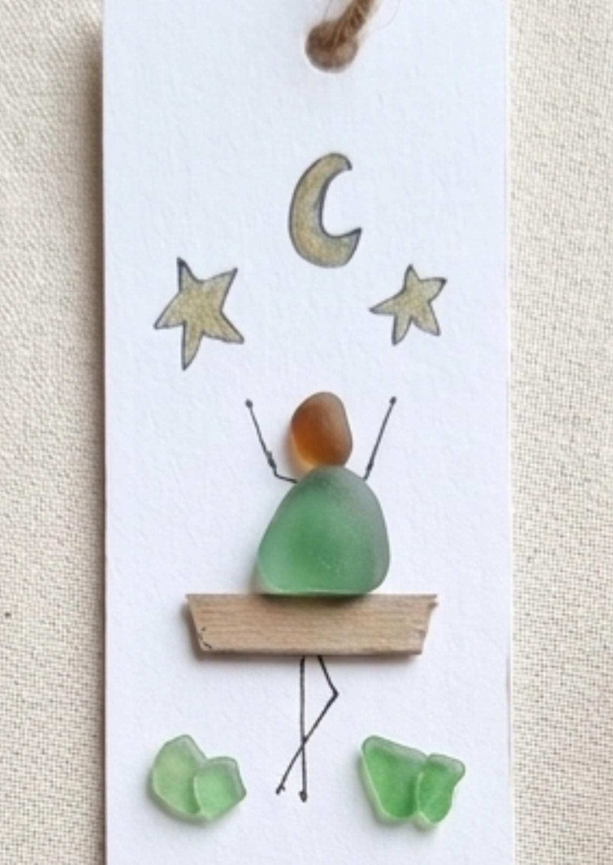 Marque-page personnalisé en verre de mer et bois flotté | Cadeau lecteur fait main | Signet artisanal Ici vivent les rêves - Image 3