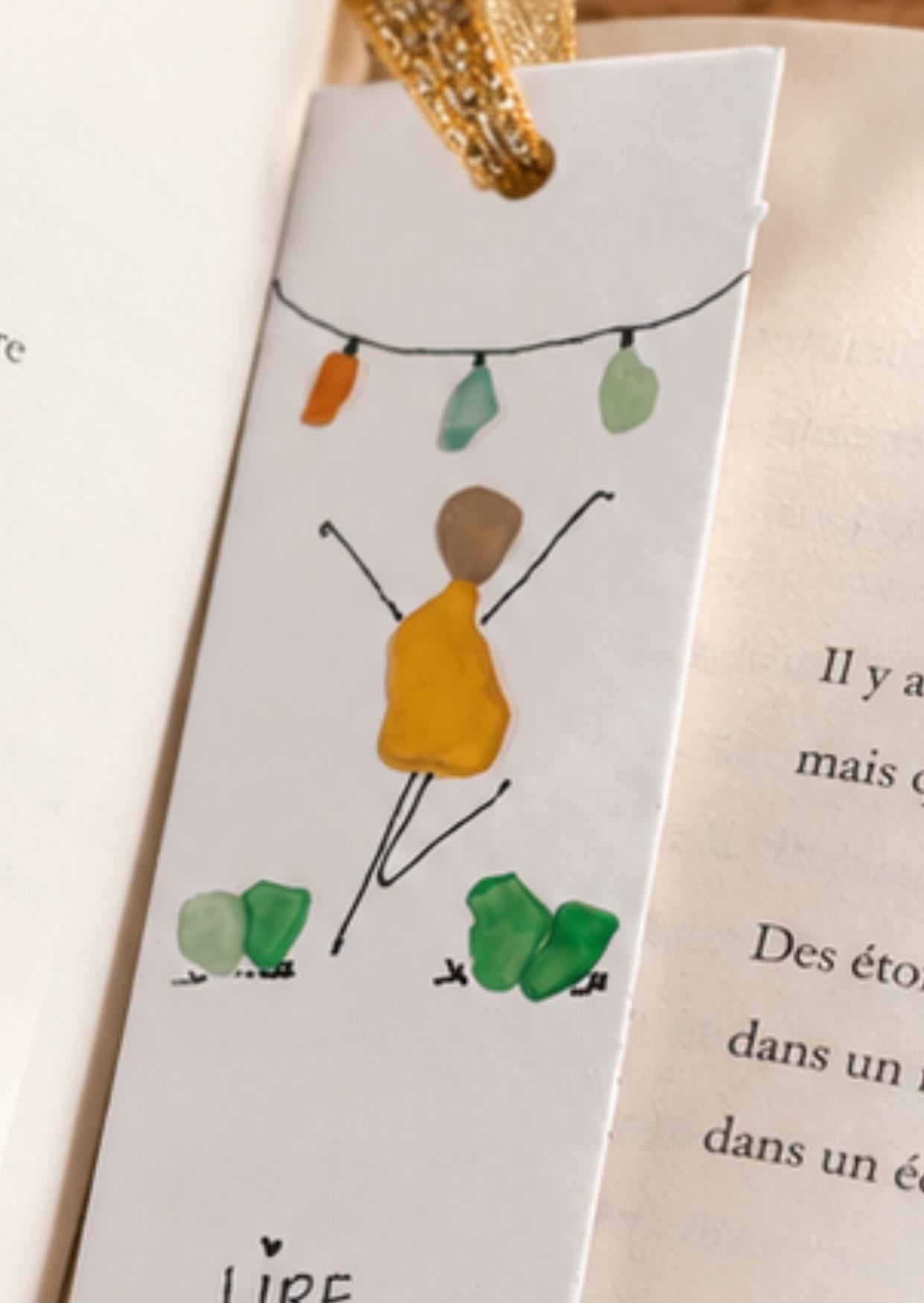 Marque-page personnalisé en verre marin – Cadeau lecteur fait main – Texte et couleur du ruban au choix – Idée cadeau livre - Image 2