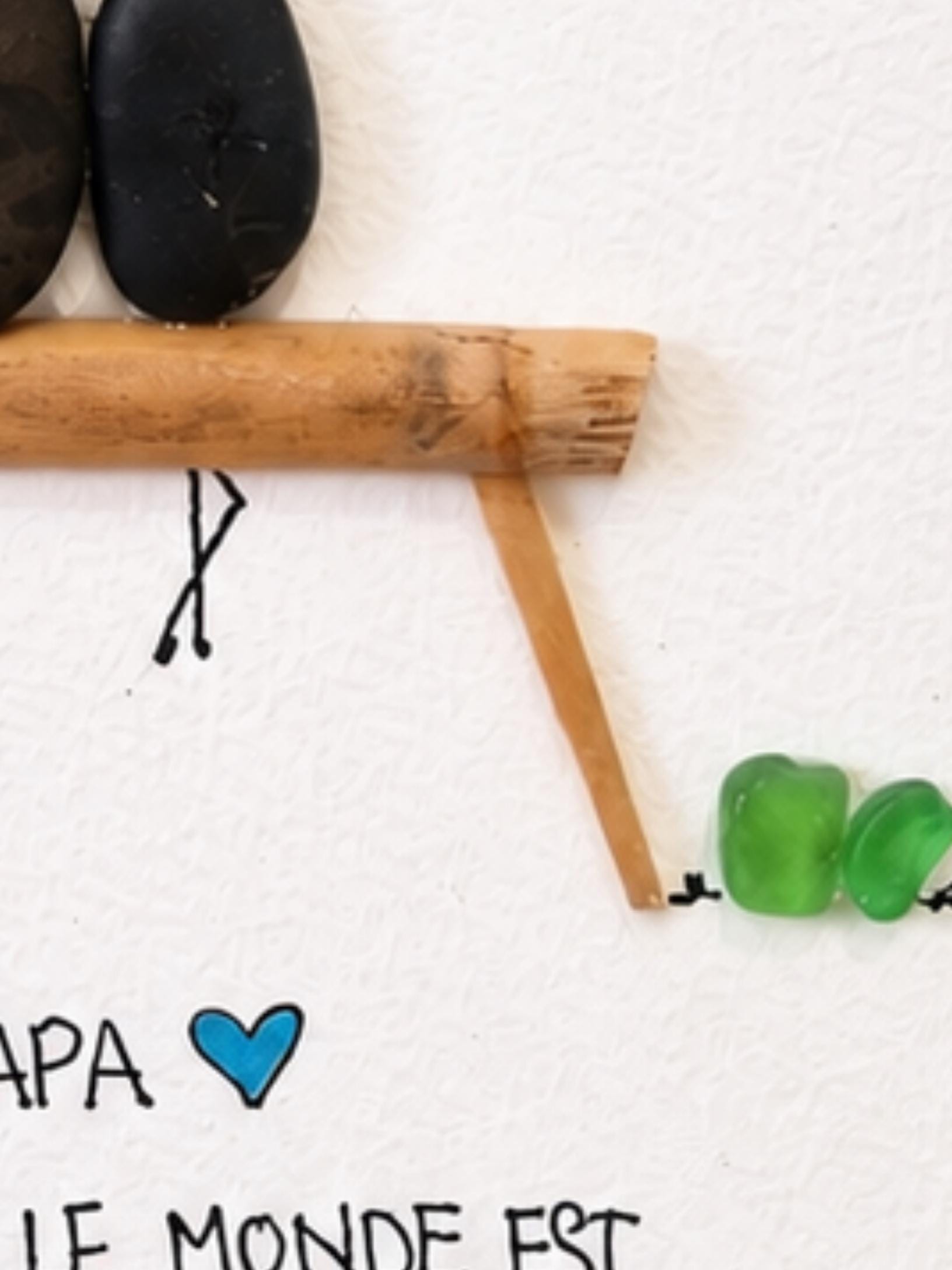 Cadeau Papa Personnalisé Galets & Verre de Mer – Cadre Artisanal Famille Père Enfant – Décoration Émotionnelle Unique - Image 3